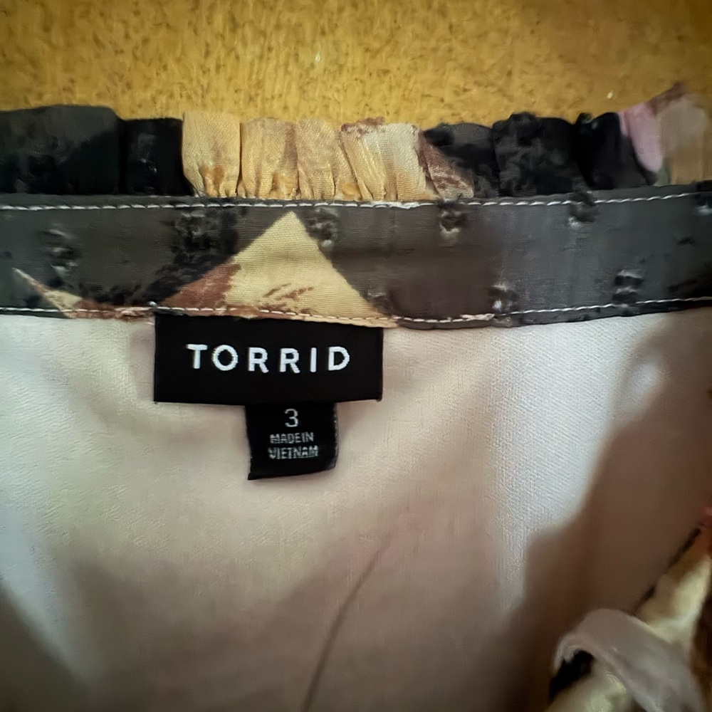 Torrid Multicolor Ruffle Trim Blouse - Picture 6 of 8